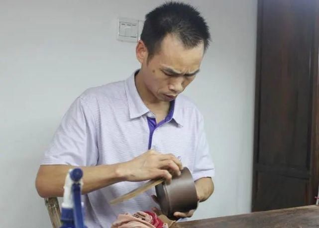 花器|拙朴灵动，寄情于壶——史银之