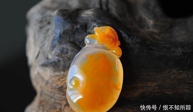 玉石工|因一次改名而涨价,曾经一块石头值千万!如今它只是块破石头!