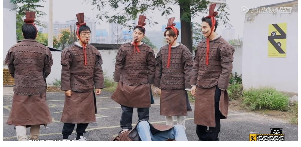 欺负老实人？彭昱畅按规则玩游戏被罚输引争议，导演不作为是主因