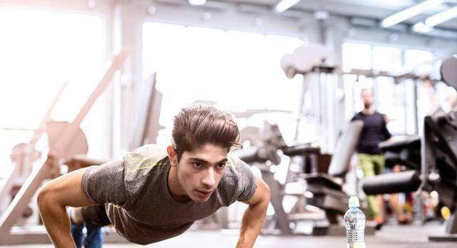 有氧运动|什么时间健身效果最好？拒绝过度训练、不要牺牲睡眠去锻炼