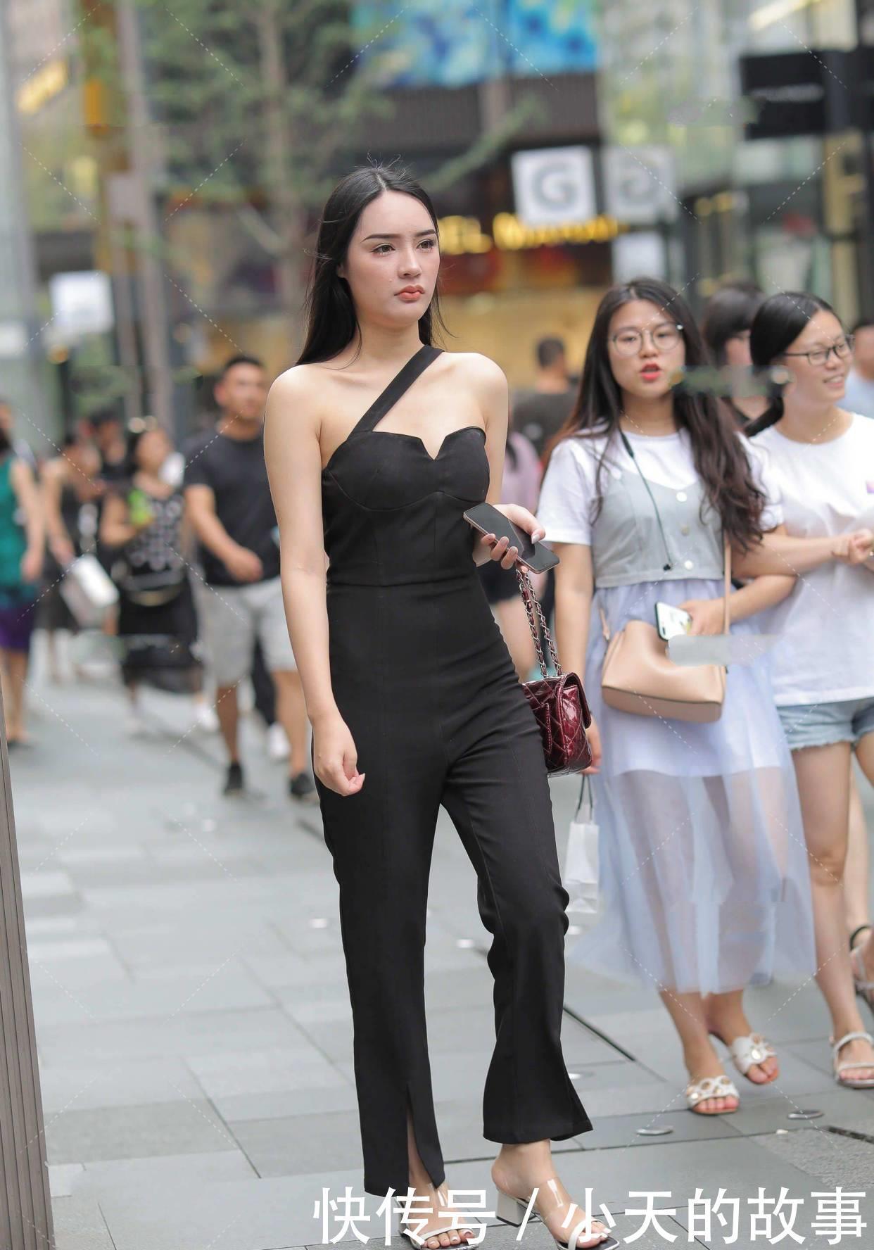 酷飒|穿搭兼顾干练气场和酷飒气质,这样的风格,一件连体裤就可以搞定