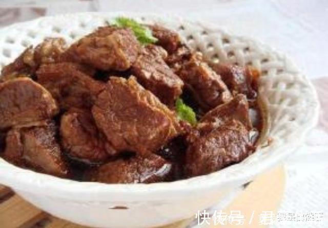 配菜|炖牛肉时,加一勺“它”连高压锅也免了,牛肉软烂不塞牙