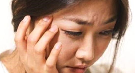 炎症|女性患有妇科炎病脸上多有3大变化，常喝1杯水，抑菌消炎养子宫