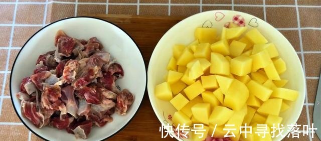 牛腩|土豆炖牛腩！