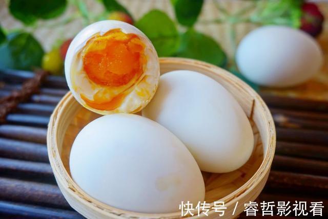 包裹|自制咸鸭蛋想要好吃,偷偷加一点它,蛋黄个个起沙流大油