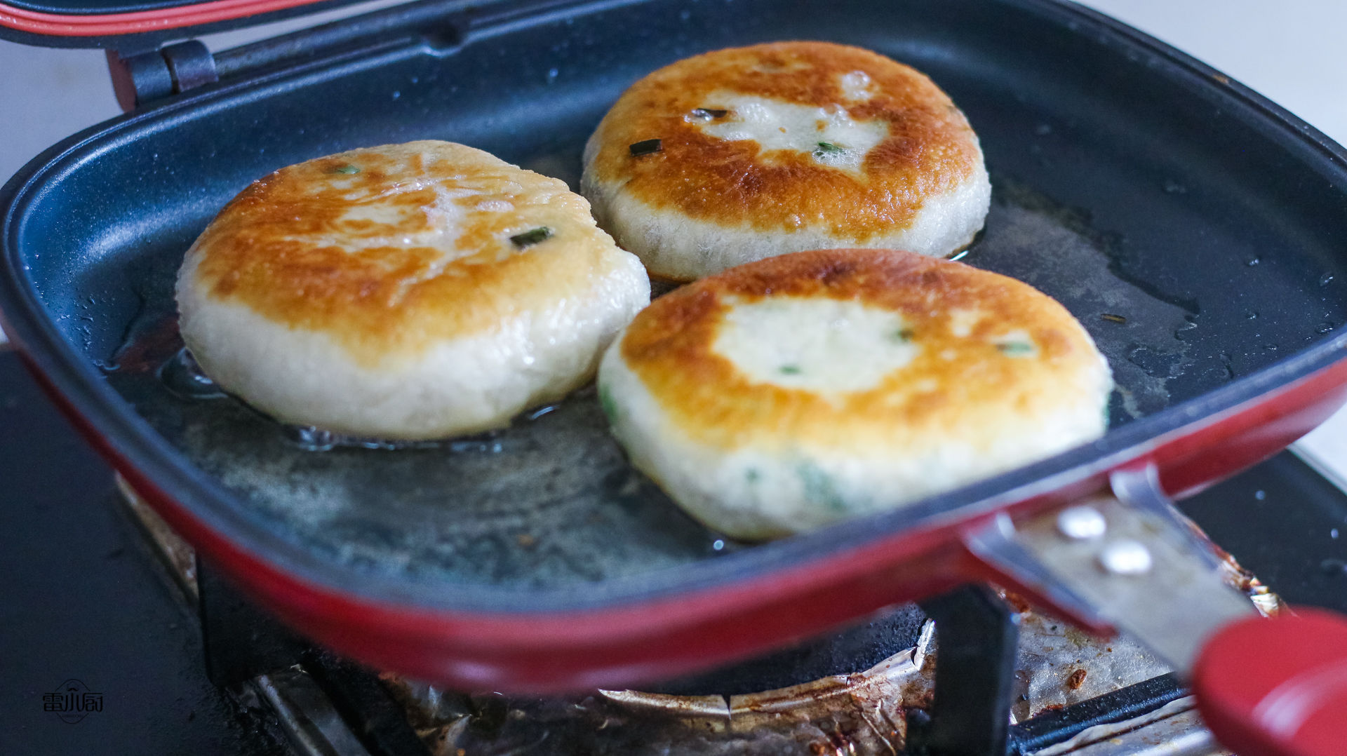 懒人早餐饼,不用揉面,筷子搅一搅,做出来的饼比面包还松软