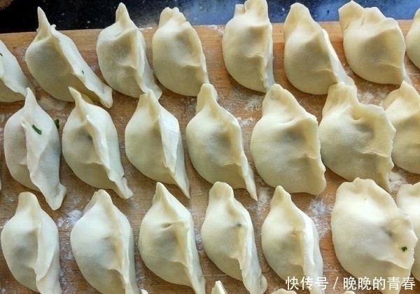 搅拌均匀|包韭菜鸡蛋饺子，千万不要直接拌馅，多加1步，饺子更香，更入味