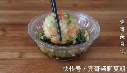 老少皆宜|芹菜别炒了,学会这样做,3斤都不够吃,实在太香了,开胃又解馋