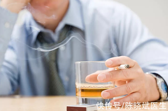 视力|3个信号发出预警,血脂已超过“警戒线”!做好4事,血脂稳稳的