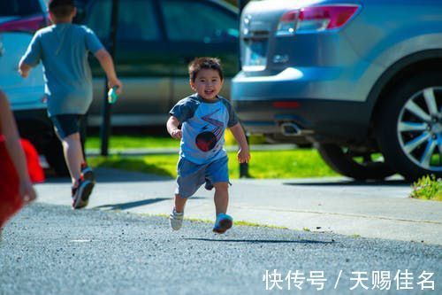 生肖牛宝宝起名改名男孩：姓吴以欣字结尾的男孩名字推荐