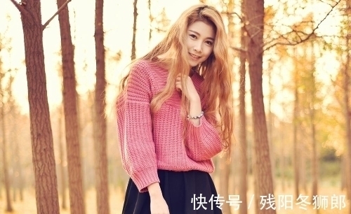 秋水!一池秋水一帘诗,半卷闲愁携入梦;九赋伤秋词,缕缕心音凭雁送