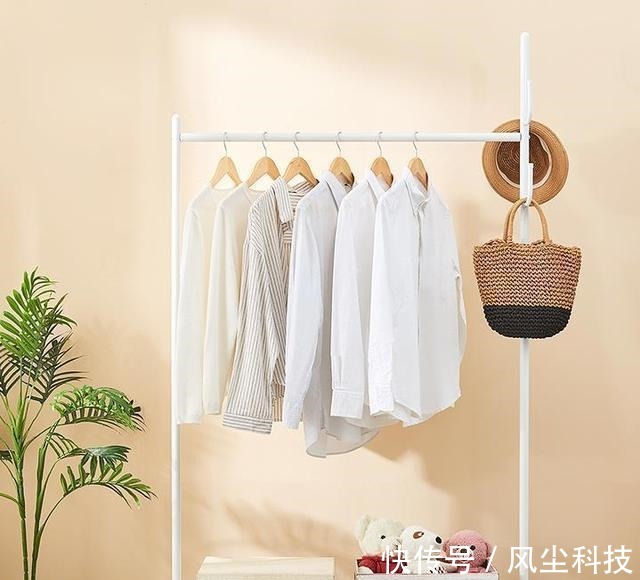 衣服|阳台和客厅打通后，衣服晾哪里？5种办法解决，让你不再困扰！