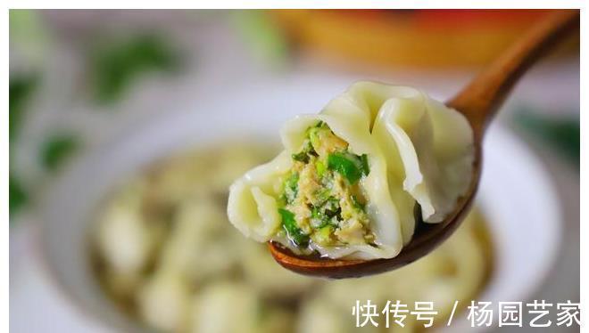 多汁|春天尝鲜,韭菜白菜靠边站,这两种食材正当季,鲜美多汁,别错过