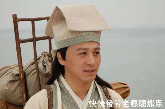 下联$穷秀才出一上联 “斗鸡山上山鸡斗”, 下联非常的绝妙