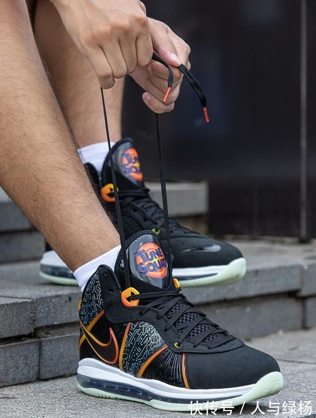 spac 「大灌篮」LeBron 8 抢先上脚！这个细节很多人都没看懂