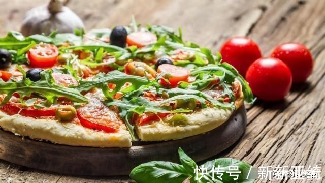 美食|披萨盒里的“小凳子”是装饰品吗？很多人多弄错了，看完涨知识