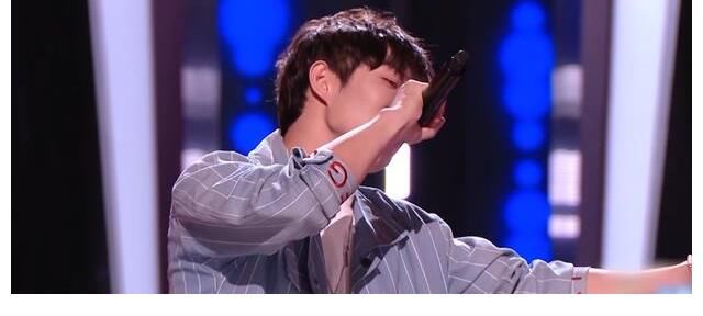 首场|《好声音2021》首场强强对决，郑智鸿出局，李克勤的选择是正确的