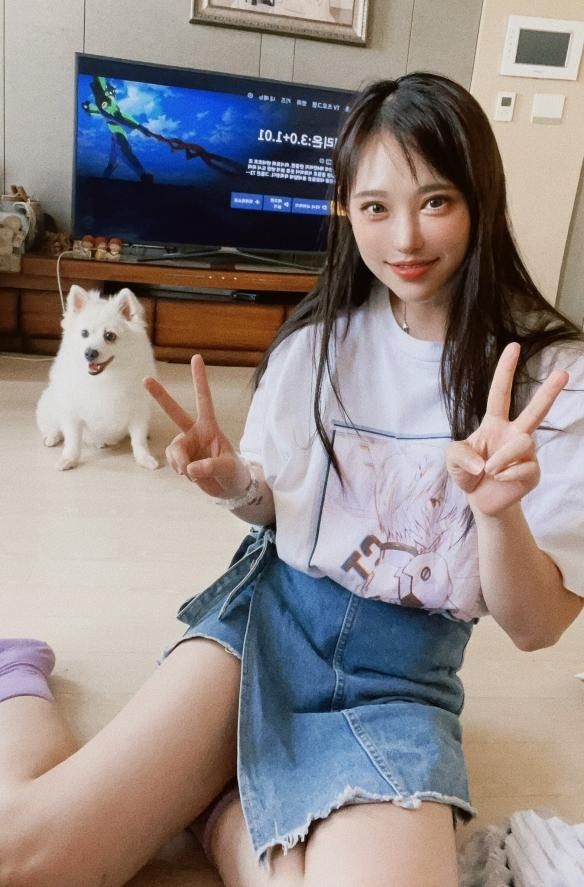 高颜值+化妆技巧=男女通杀！韩国美少女COS富江走红