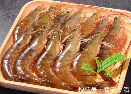 肉嫩|不管煮活虾还是冻虾，掌握3个小技巧，煮出来鲜香肉嫩无腥味