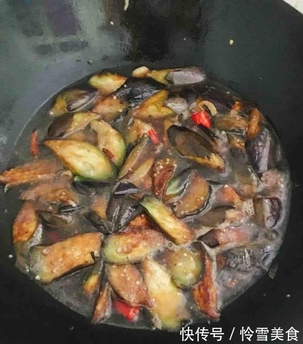 炒茄子还在加酱油?换成“它”,茄子一点不黑,不油更入味