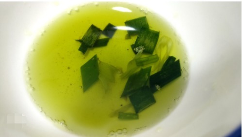 大家一定不要错过这碗面,做法超简单,味道超鲜美,连汤都要喝光