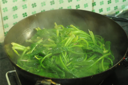 80岁奶奶雷都打不动,每天吃它,润肺止咳,多年咳嗽再也没犯过