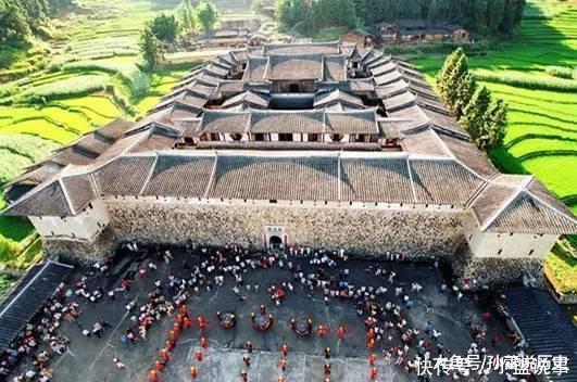 福建深山藏一神秘城堡，漂浮沼泽上百年，无人居住却不见蜘蛛网