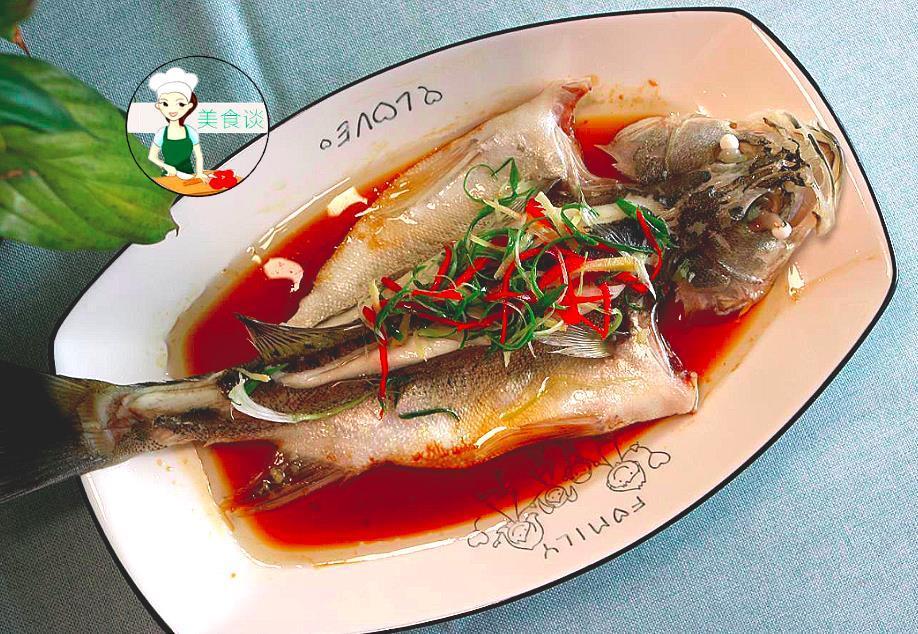清蒸鱼|做清蒸鱼时,加蒸鱼豉油、加生抽都不对,老师傅教你正确做法