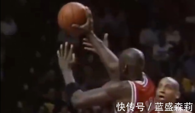 乔丹|NBA历史上5位置力量第一人是谁张伯伦轻松举人 詹皇拉汽车！