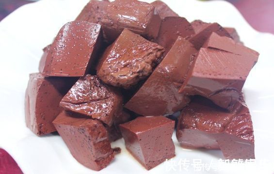 黑便|吃完猪血拉出黑便,对健康是好还是坏?今天就一次性告诉你答案!