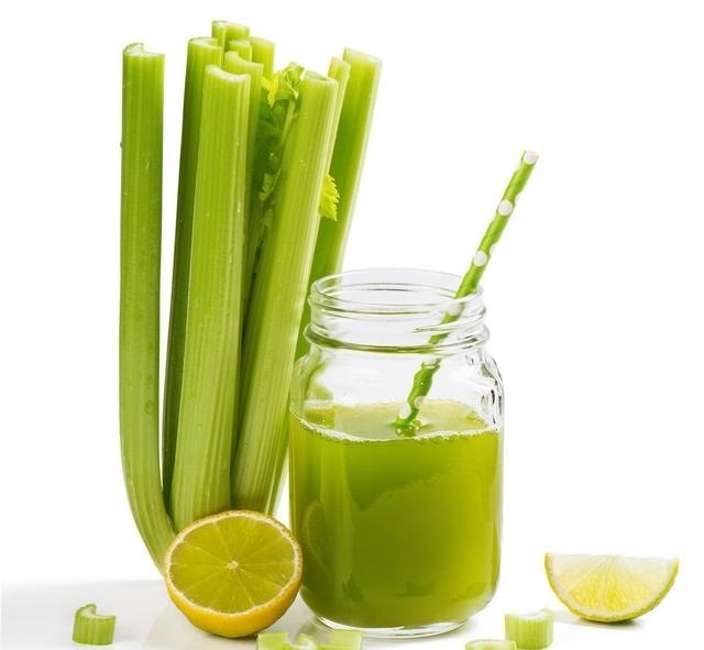 高血脂|血脂高的人不用怕，常吃3菜，多喝1水，清扫血液垃圾，血液不粘稠