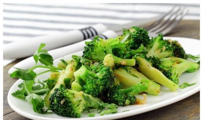 菜品|连续吃2周西兰花,能减肥几斤?问了试过的人,看她怎么说