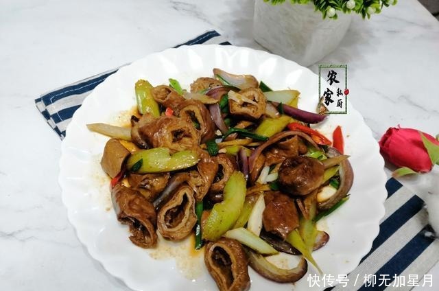 美食|这肉很多人“嫌弃”它,却是吃货眼中的美食,炒一炒比肉还香!