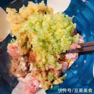  饺子|在家做酸菜翡翠饺子，比买的更好吃