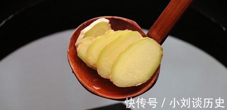 奶奶|生姜加鸡蛋,太实用了,邻居奶奶用了几十年的方法,长见识