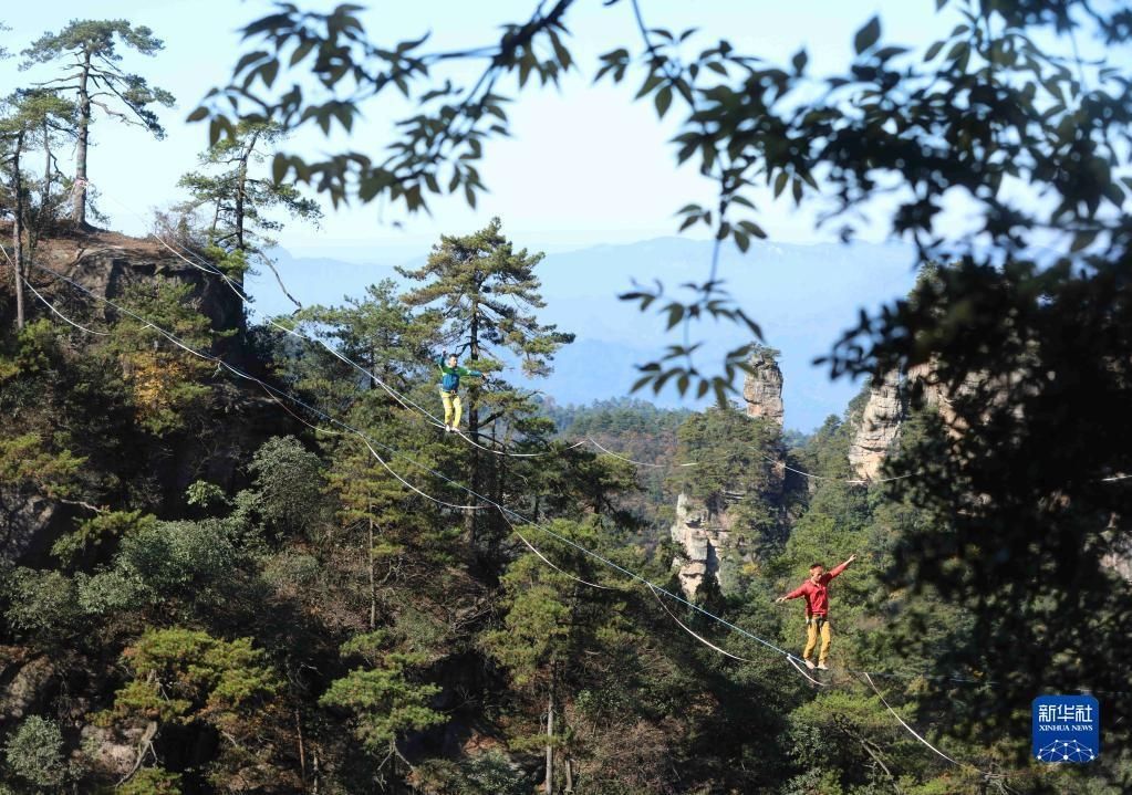 精英|湖南张家界：峰林竞技 高空“带”舞