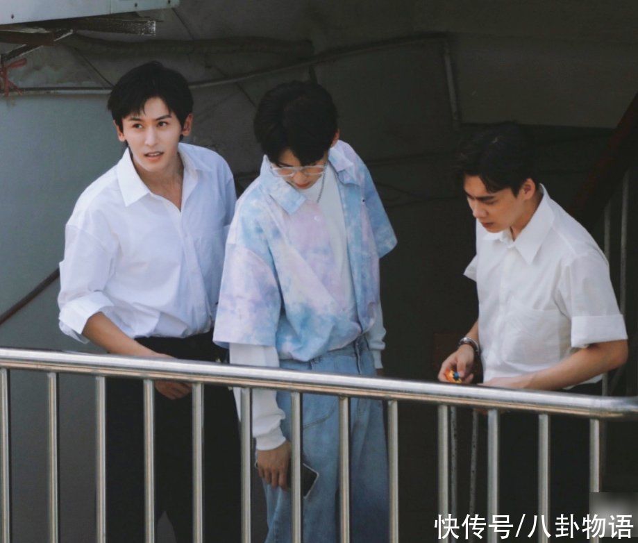 人品|《最后的赢家》路透，看到张哲瀚对老奶奶的态度，真是细节见人品