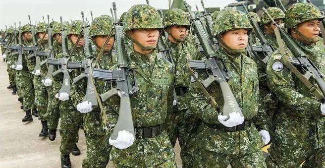 上将|全球最高军衔的家庭:父亲元帅,女儿中将,女婿上将