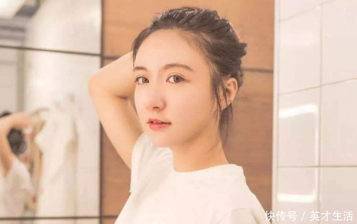 脸上皮肤好的女人,与这4个洗脸习惯有关,现在了解很受益