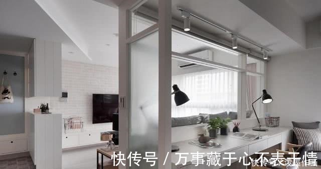沙发墙|她家一进门设隔断,沙发墙半透明,全屋空旷让人极度舒适