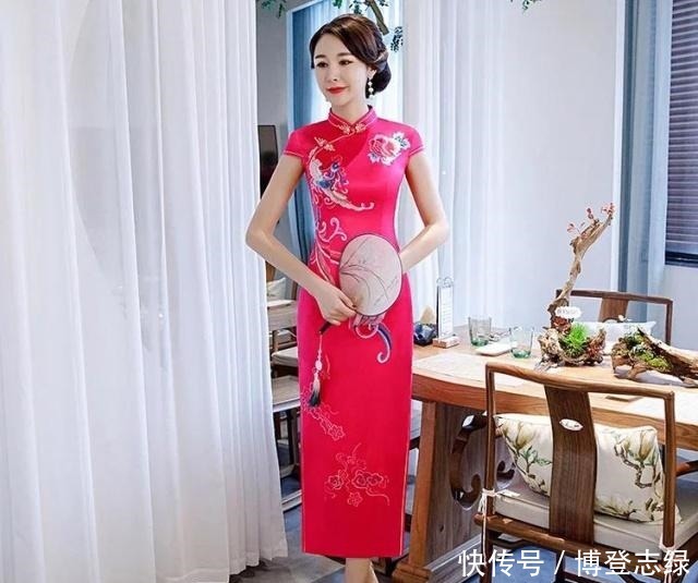 风采|绝美!极致玫红长旗袍,旖旎风采,靓丽优雅!