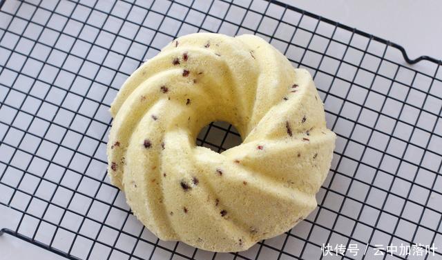 面糊|蛋糕蒸着吃,无水无油又养胃,暄软香甜比烤的还好,简单零失败!