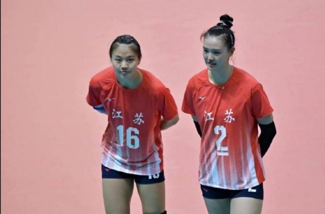 中国女排|权威媒体盛赞2大接应新星!龚翔宇地位不保?1米9接应MVP加入竞争