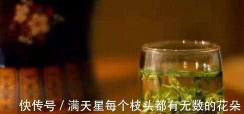 醋泡姜|湿气的“死对头”被发现了, 坚持每天吃一点, 赶跑湿气和赘肉!