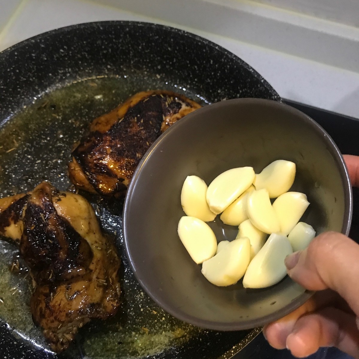 香煎鸡腿,再搭配各种蔬菜烤,又香又营养