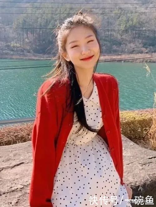 今春爆流行的“薄外套”，有这4件就够！30个穿搭模板，好看