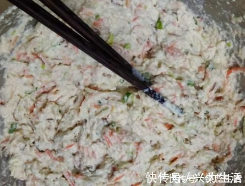 炸萝卜丸子|炸萝卜丸子,记住“1腌2拌3炸”技巧,不加一滴水,丸子放凉也脆