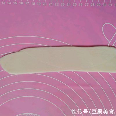 配方|零失败！私房专用配方！酥到掉渣的蛋黄酥