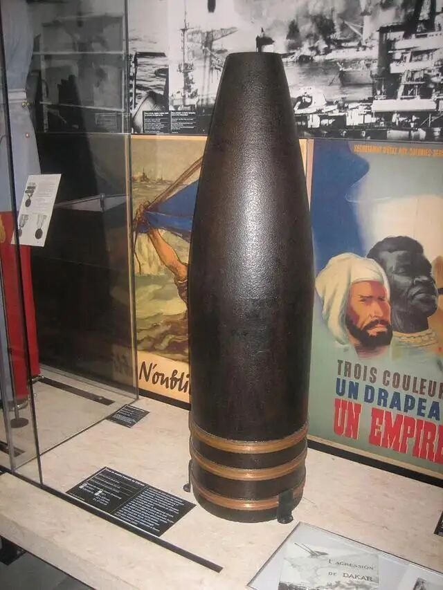 法国人|二战法国敦刻尔克级的330舰炮，性能可比肩俾斯麦的380舰炮