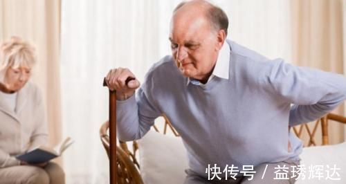 研究协会|三大表现预示老年痴呆！60岁后，想老而不呆，请牢牢记住这3个字